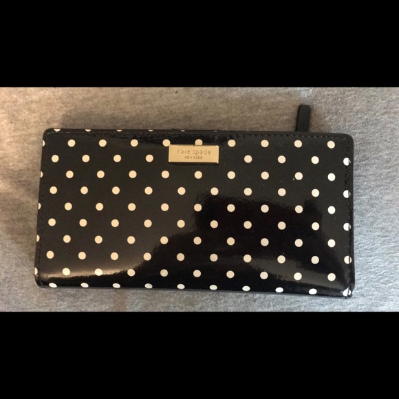 kate spade Handbags - Poke a dot Kate spade wallet
